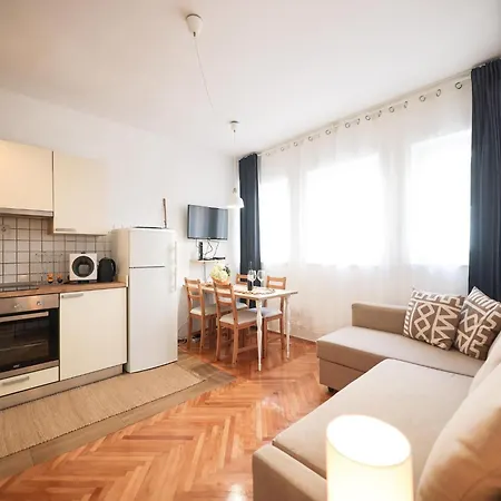 Apartment Modern With Terrace Near Old Town *