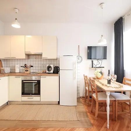 Modern With Terrace Near Old Town Apartment